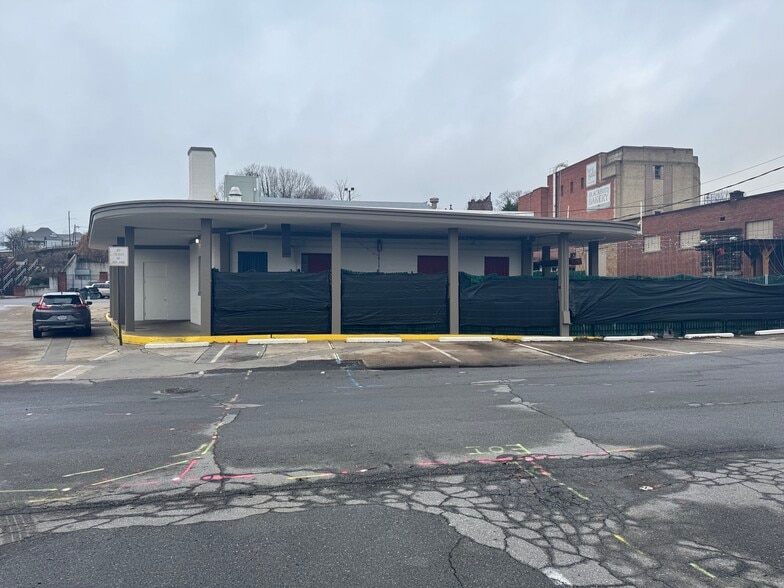 171 Piedmont Ave, Bristol, VA for lease - Building Photo - Image 2 of 6