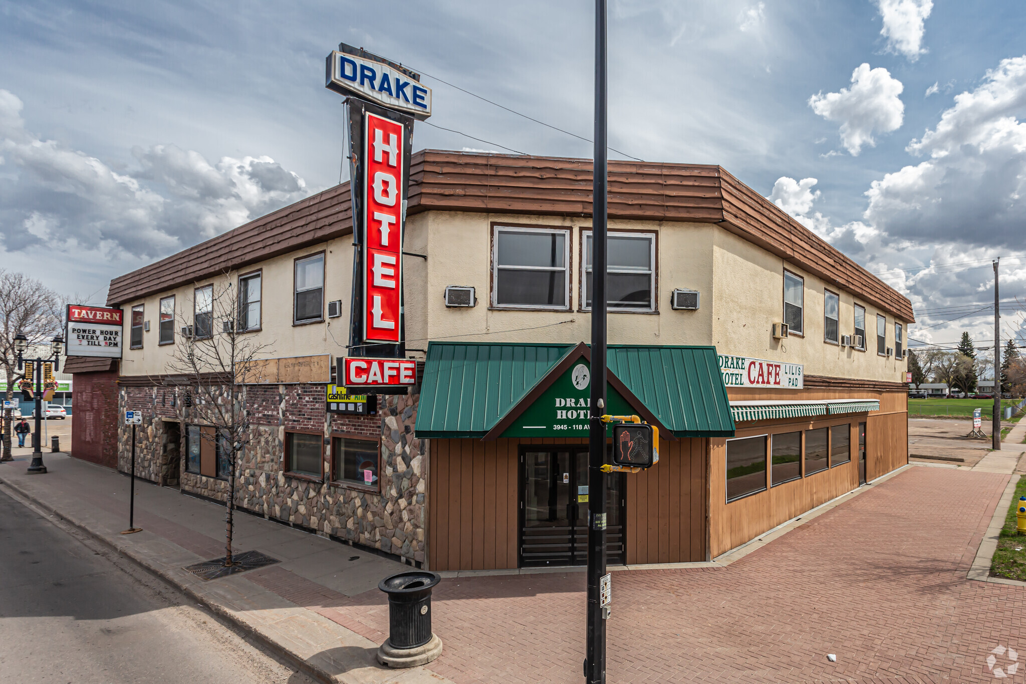 3945 118th Ave NW, Edmonton, AB for sale Primary Photo- Image 1 of 1