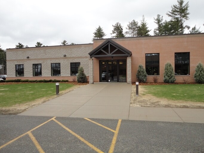 200 Paper Pl, Mosinee, WI 54455 Office/Warehouse/Flex Space
