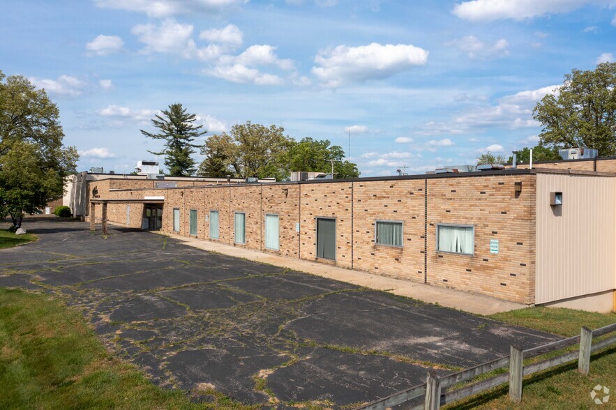 595 Jenner Dr, Allegan, MI for sale - Building Photo - Image 1 of 1