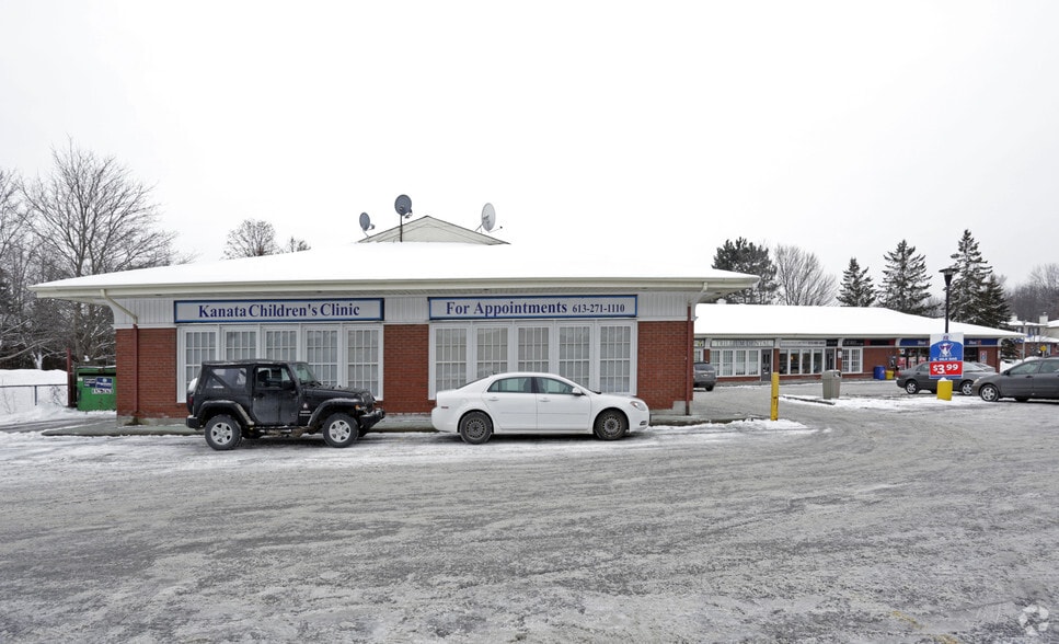 7-13 Kakulu Rd, Ottawa, ON for sale - Primary Photo - Image 1 of 1