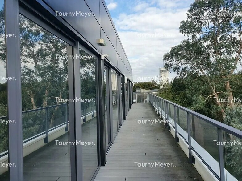 Office in Quimperlé for lease - Building Photo - Image 1 of 7