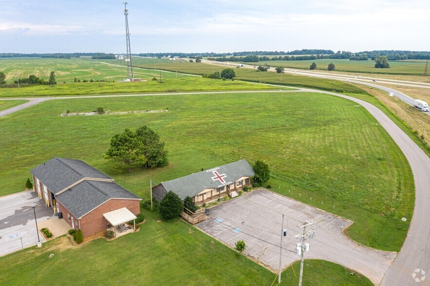 2801 Walter Garrett Ln, Oak Grove, KY for sale - Building Photo - Image 3 of 4