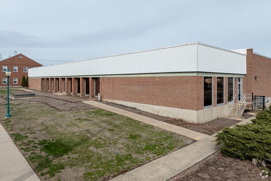 1170 Main St, Newington, CT for sale - Primary Photo - Image 1 of 1