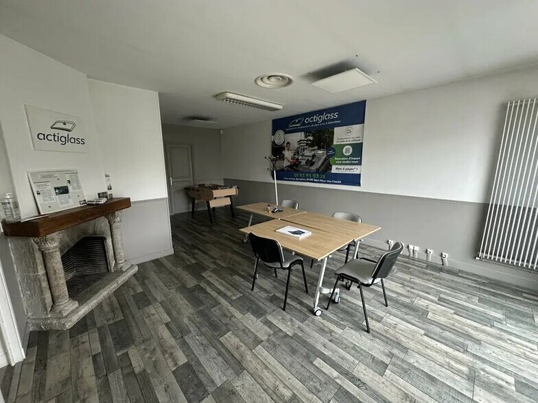 Flex in Saint-Maur-des-Fossés for lease - Interior Photo - Image 2 of 5