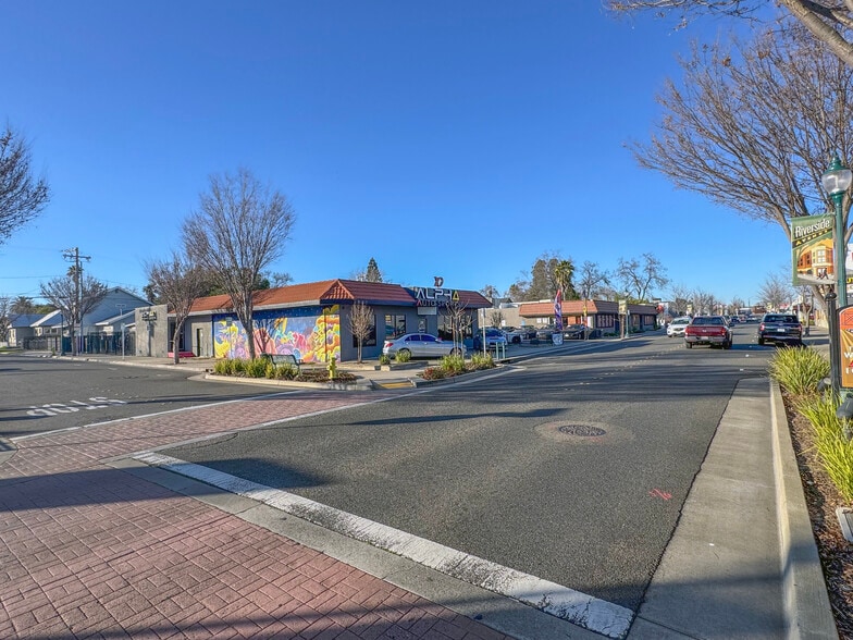 Riverside Ave & 3rd St portfolio of 2 properties for sale on LoopNet.com - Building Photo - Image 3 of 7