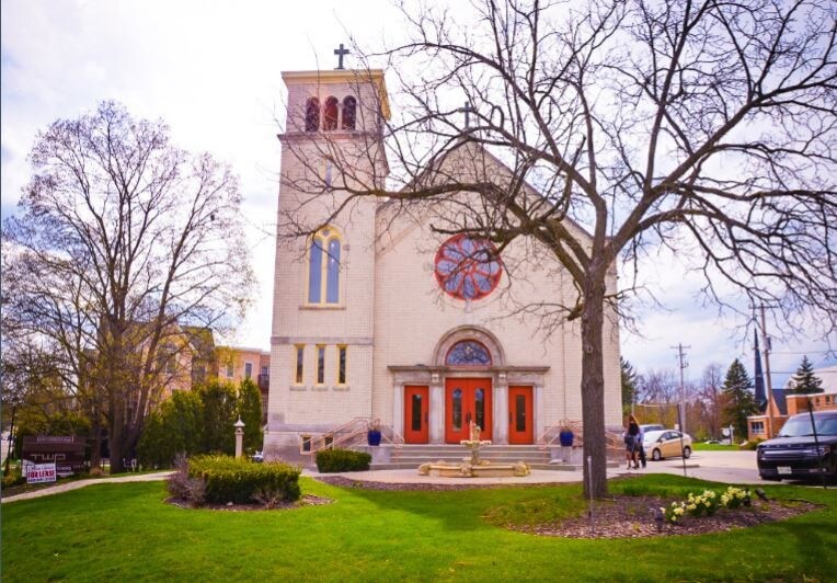 13100 Watertown Plank Rd, Elm Grove, WI for sale Building Photo- Image 1 of 1