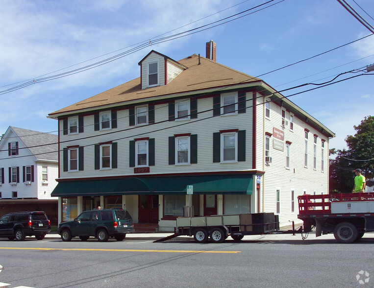 11-15 Bird St, Foxboro, MA for sale - Building Photo - Image 1 of 1