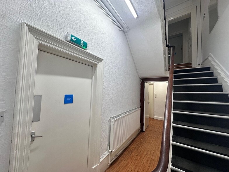 19 Richmond Ter, Blackburn for sale - Interior Photo - Image 3 of 7