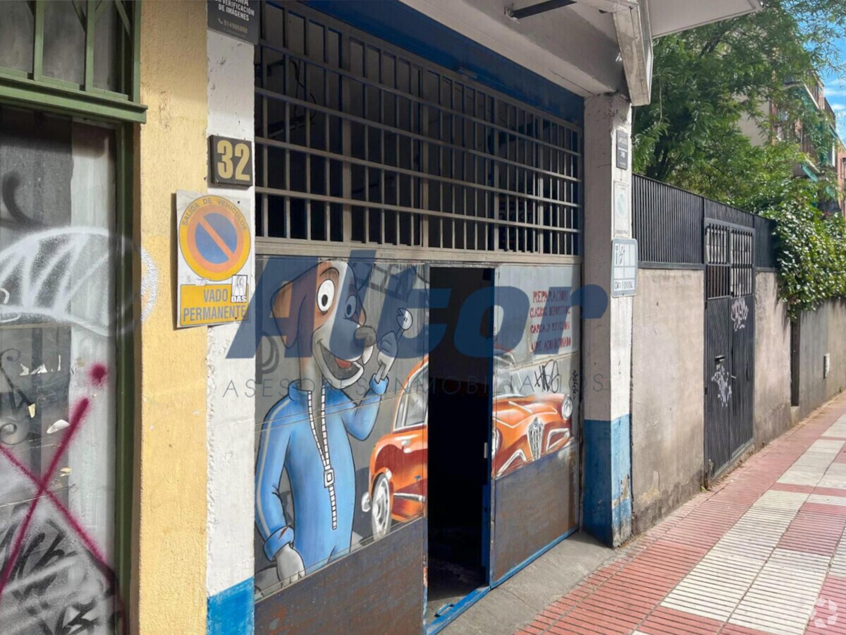 Madrid, MAD 28022 - Unit Puerta 05, Esc. 1 -  - Interior Photo - Image 1 of 5