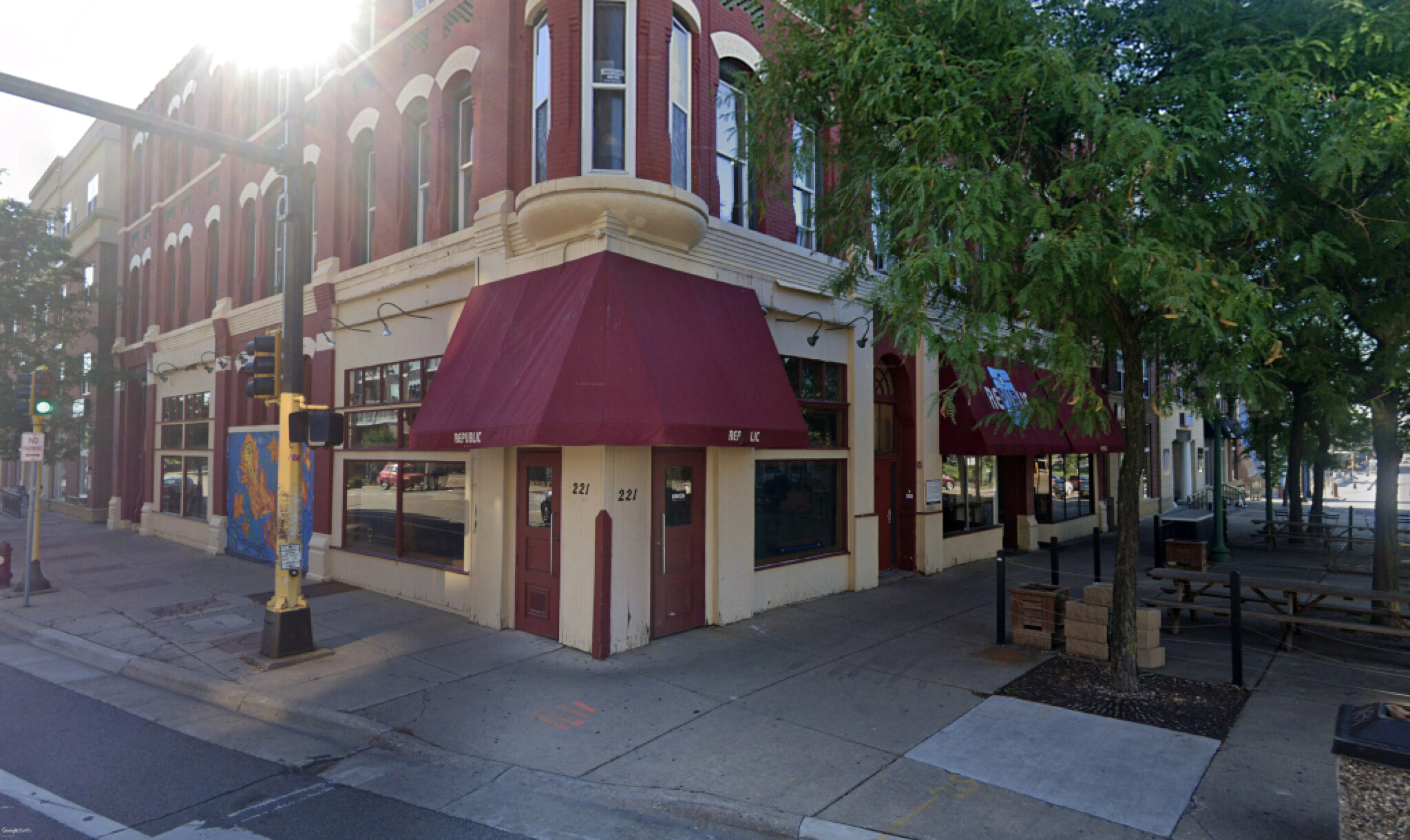 221-225 Cedar Ave S, Minneapolis, MN for lease Building Photo- Image 1 of 5