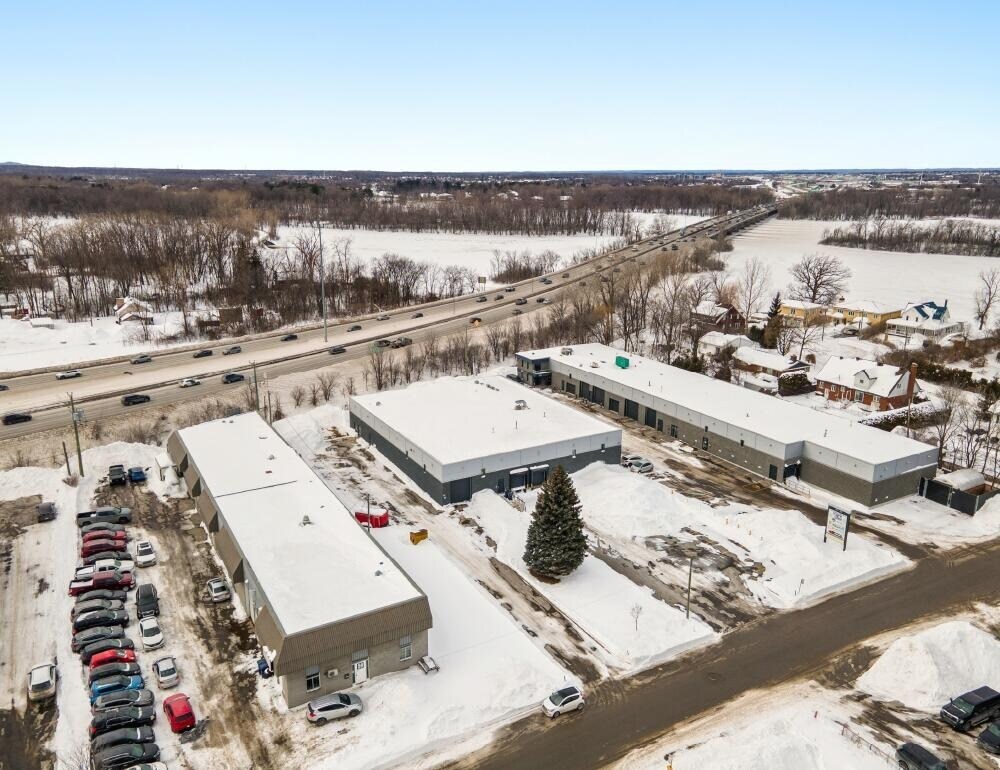 53-55 Rue De La Pointe-Langlois, Laval, QC for lease Primary Photo- Image 1 of 3