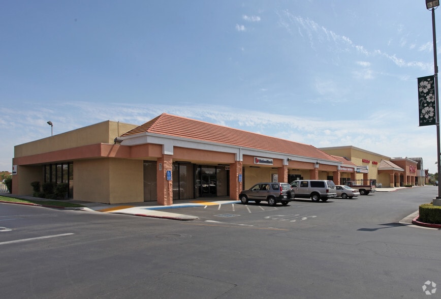 5671 E Kings Canyon Rd, Fresno, CA for sale - Primary Photo - Image 1 of 1