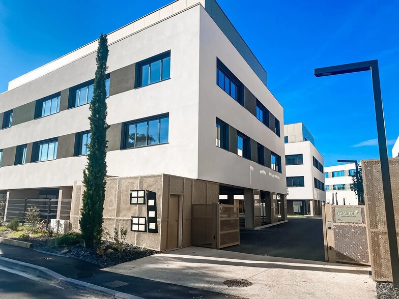 16 Chemin Du Tronchon, Dardilly for lease - Building Photo - Image 1 of 32