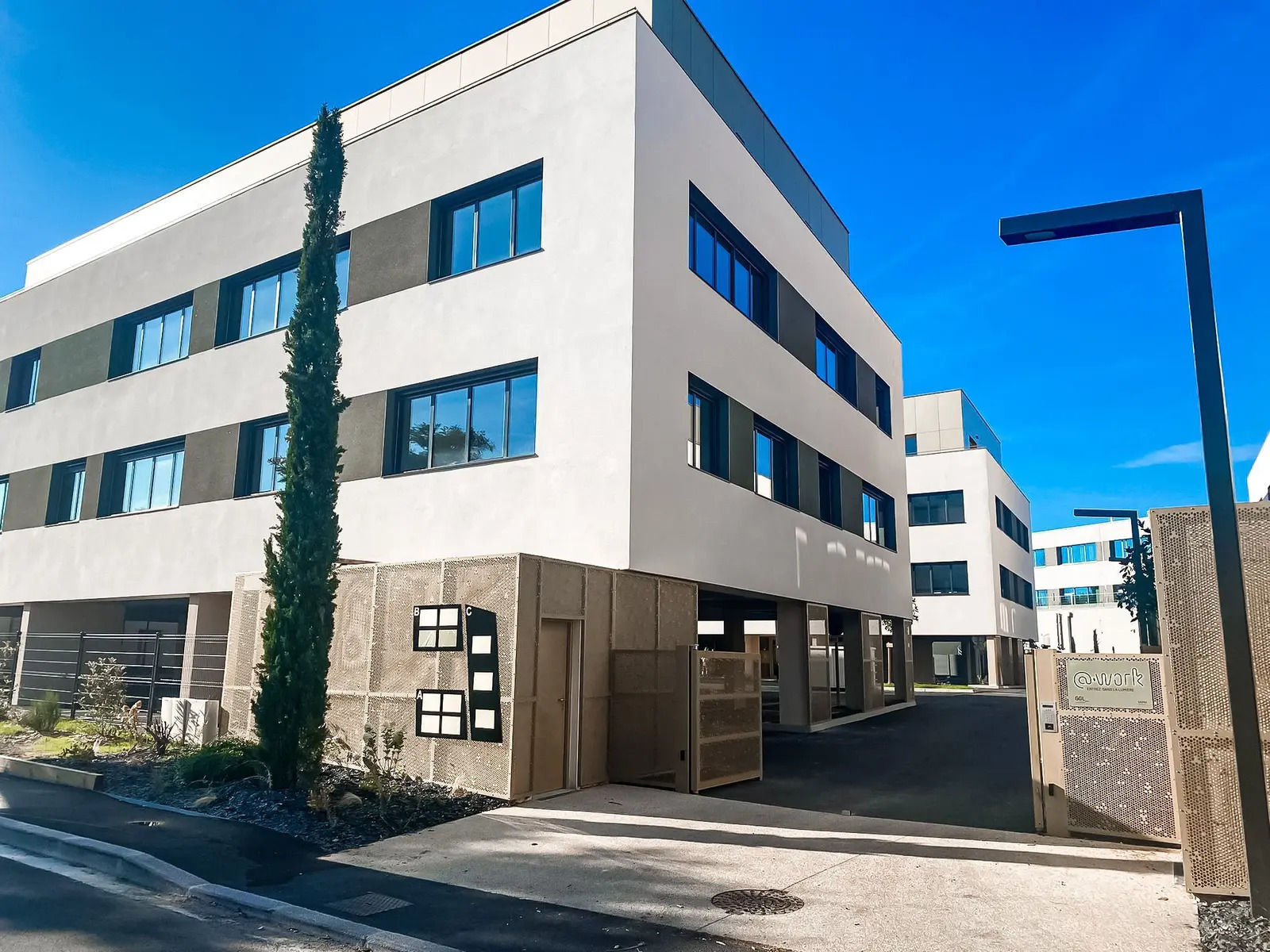 16 Chemin Du Tronchon, Dardilly for lease Building Photo- Image 1 of 33