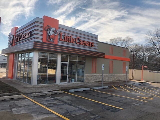 2340 N Sheridan Rd, Zion, IL for sale Primary Photo- Image 1 of 1