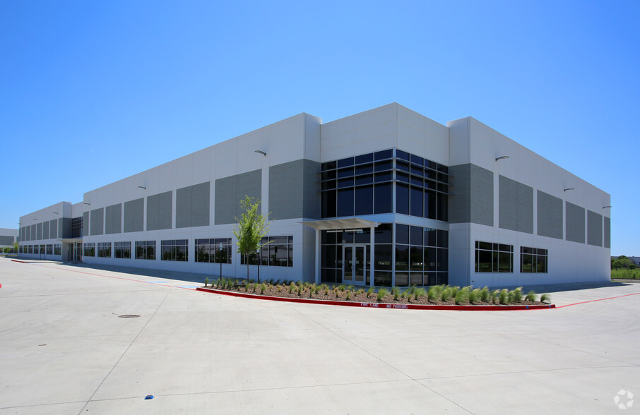 725 Royal Ln, Dfw Airport, TX for lease - Building Photo - Image 3 of 3