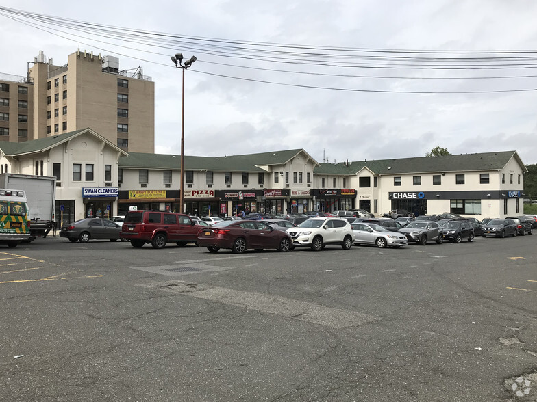 754-778 Manor Rd, Staten Island, NY for lease - Primary Photo - Image 1 of 7