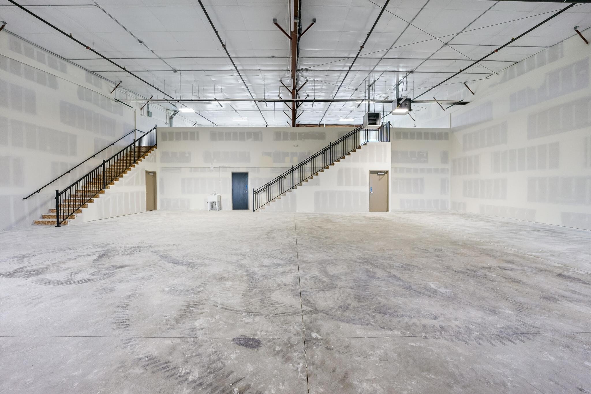 1109 Southgate Dr, Windsor, CO for lease Interior Photo- Image 1 of 10