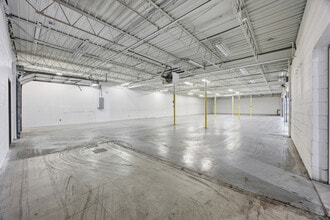 3215 Main Ave, Fargo, ND for lease Interior Photo- Image 2 of 5