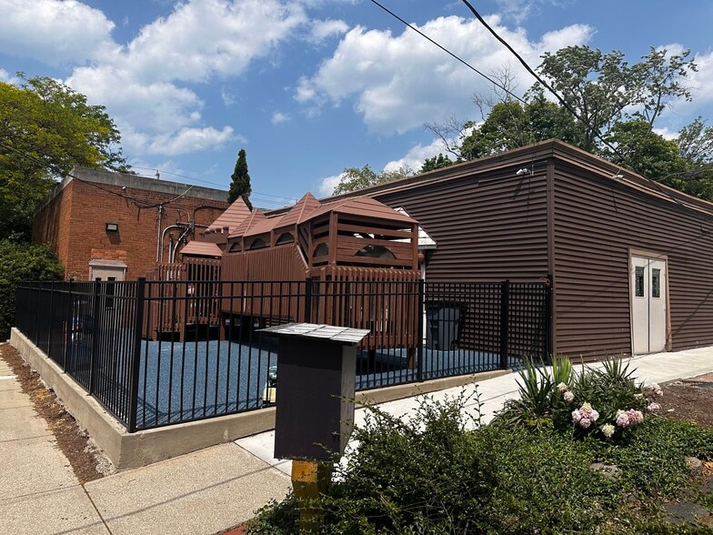 18225 Sloane Ave, Lakewood, OH for lease - Building Photo - Image 3 of 5