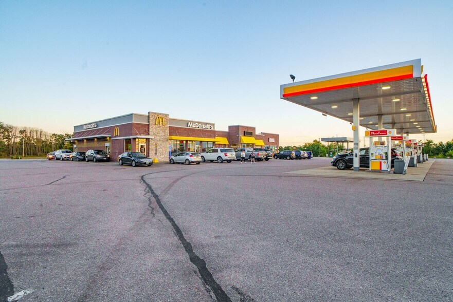 1701-1705 E Bridge St, New Lisbon, WI for sale - Building Photo - Image 1 of 1