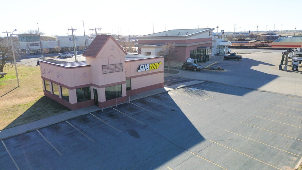 2134 Gary Blvd Rt-66, Clinton, OK for lease - Building Photo - Image 1 of 5