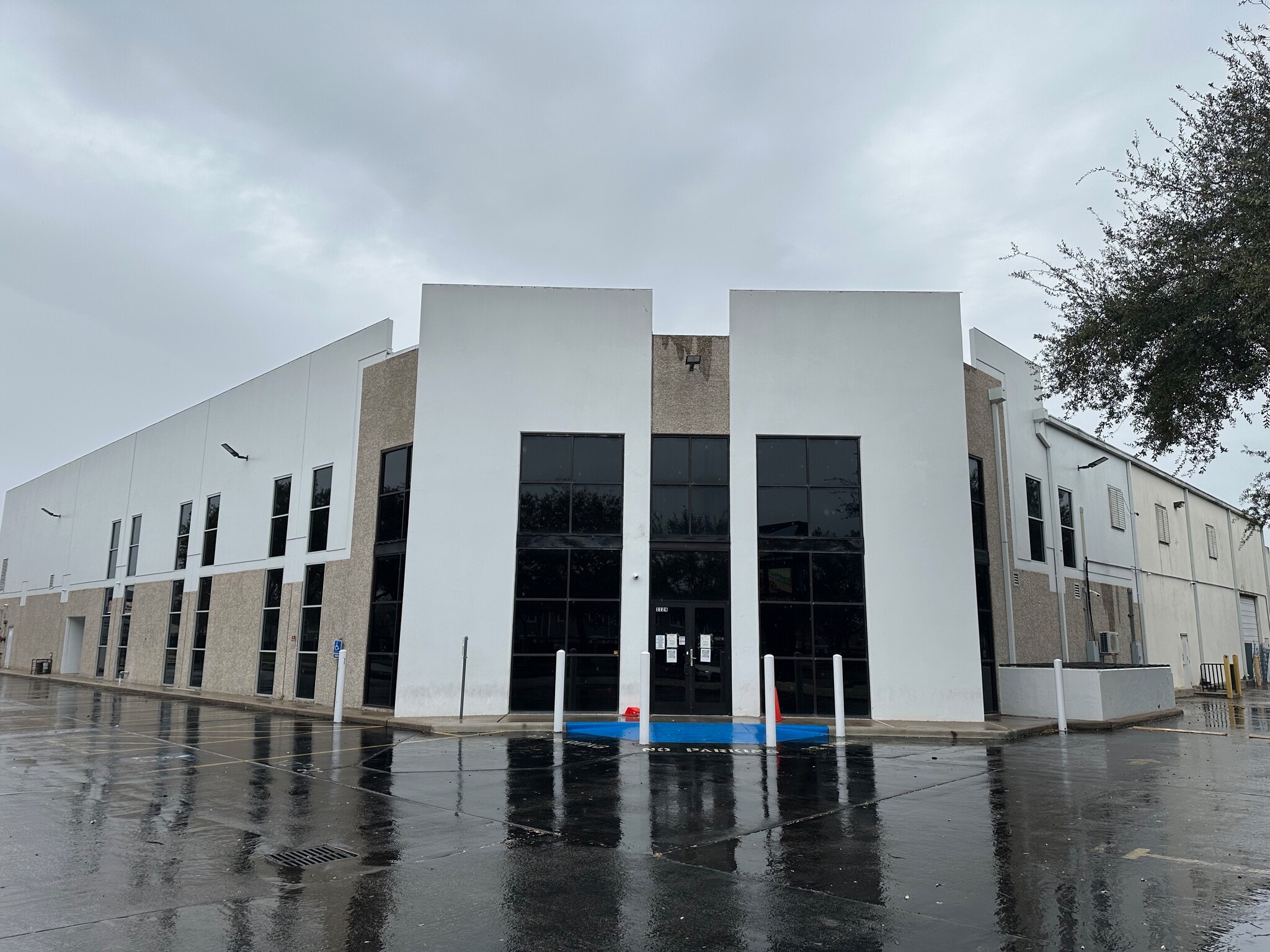 1124 Blalock Rd, Houston, TX for lease Building Photo- Image 1 of 37