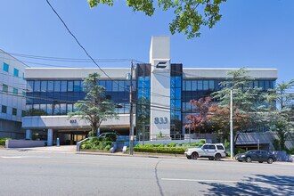 833 Northern Blvd, Great Neck, NY for lease Building Photo- Image 2 of 19