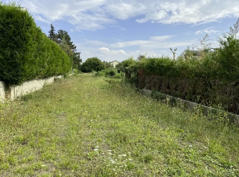 Land in Andrésy for sale - Interior Photo - Image 1 of 4