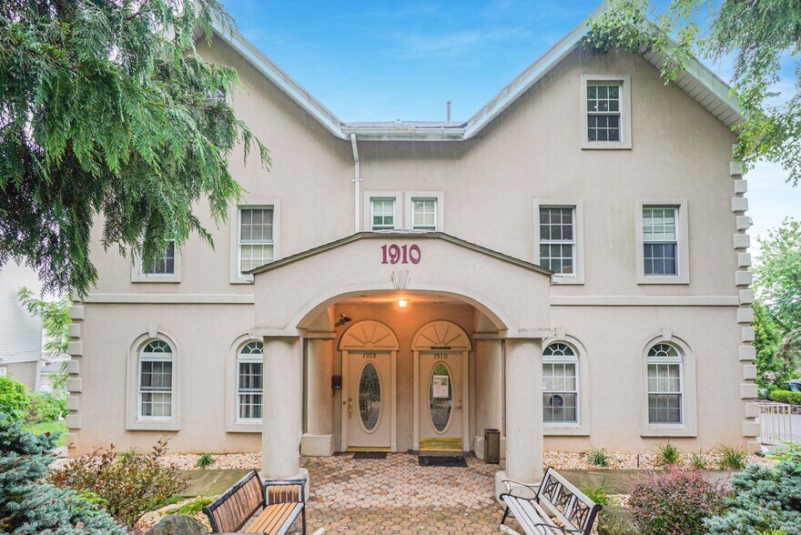 1910 Richmond Rd, Staten Island, NY for sale - Primary Photo - Image 1 of 1