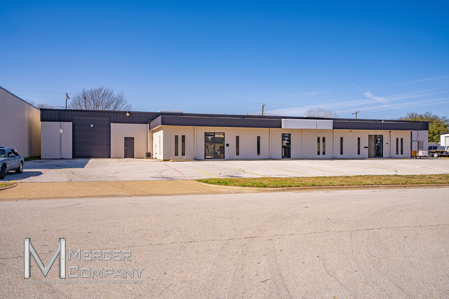 2232 Michigan Ave, Arlington, TX for lease - Building Photo - Image 1 of 3