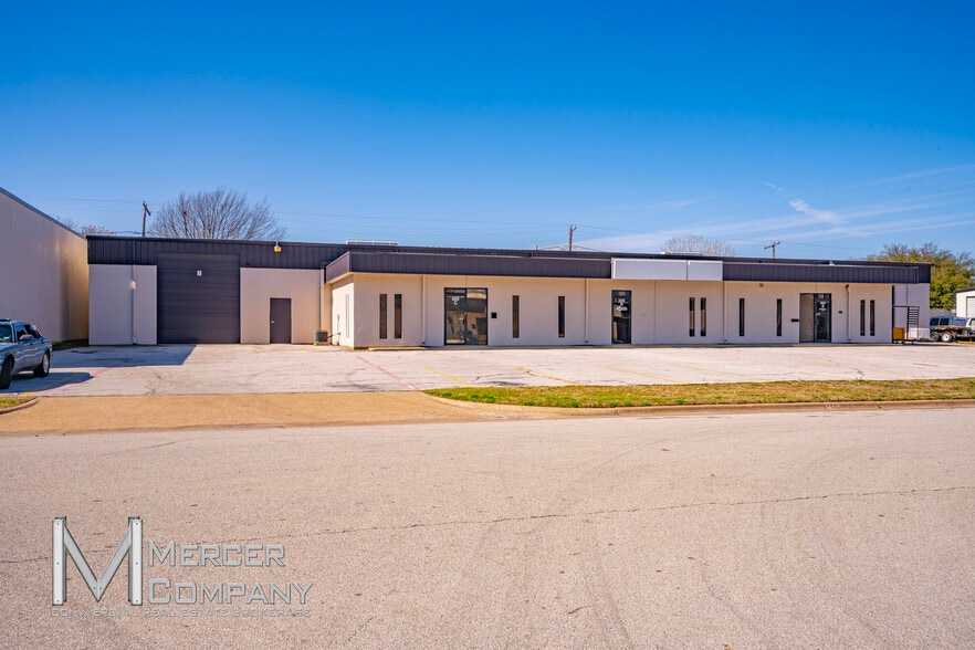2232 Michigan Ave, Arlington, TX for lease - Primary Photo - Image 1 of 6