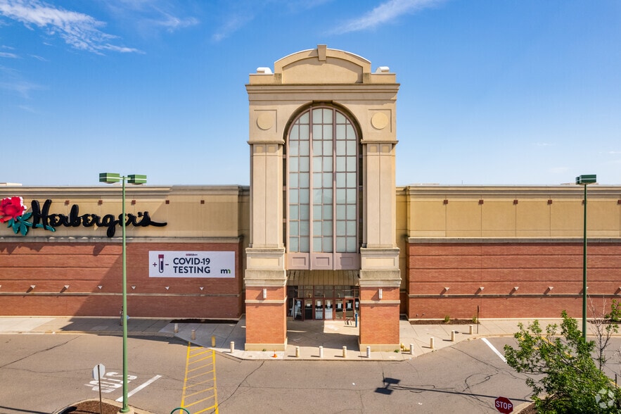 1390-1440 W University Ave, Saint Paul, MN for lease - Building Photo - Image 2 of 13