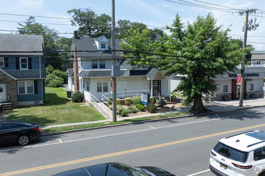 359 Atlantic Ave, East Rockaway, NY for lease - Aerial - Image 2 of 6