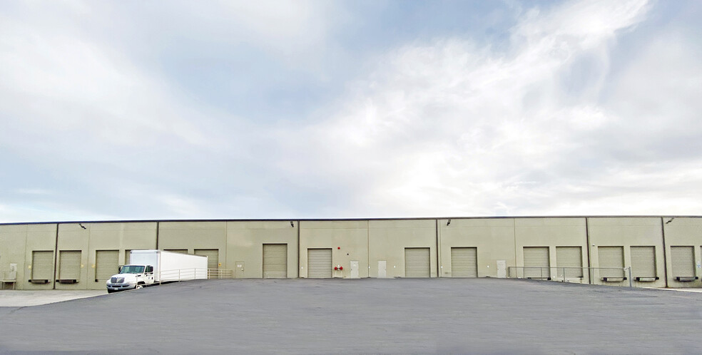 2385 Arch-Airport Rd, Stockton, CA for lease - Building Photo - Image 2 of 3