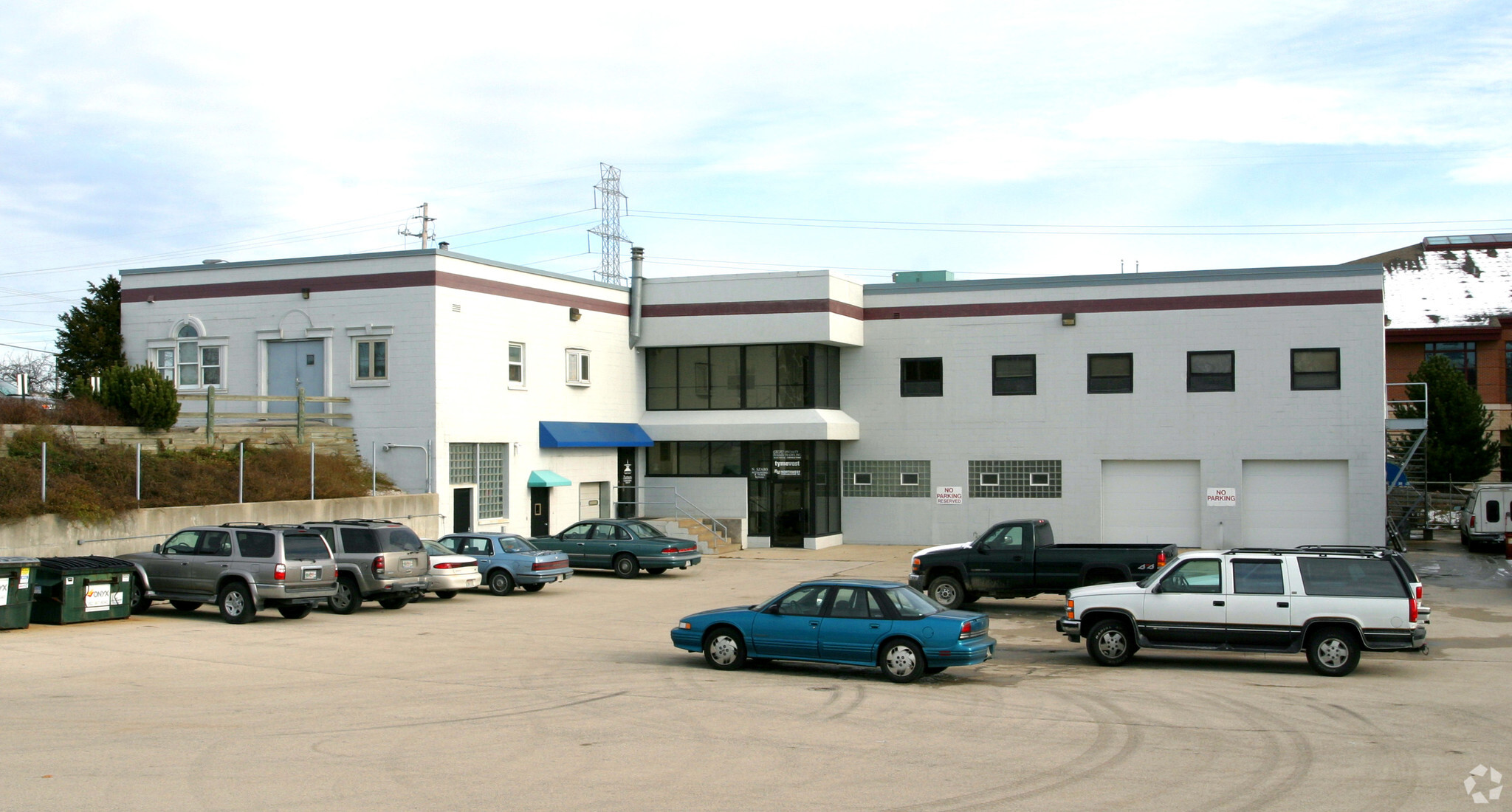 11327 W Lincoln Ave, West Allis, WI for sale Building Photo- Image 1 of 1