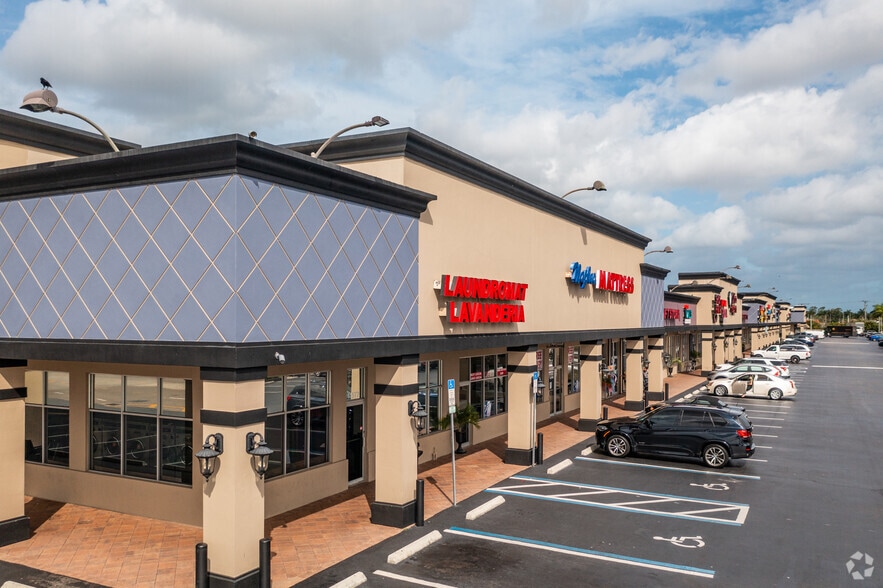 11502-11572 Tamiami Trl E, Naples, FL for lease - Building Photo - Image 1 of 16