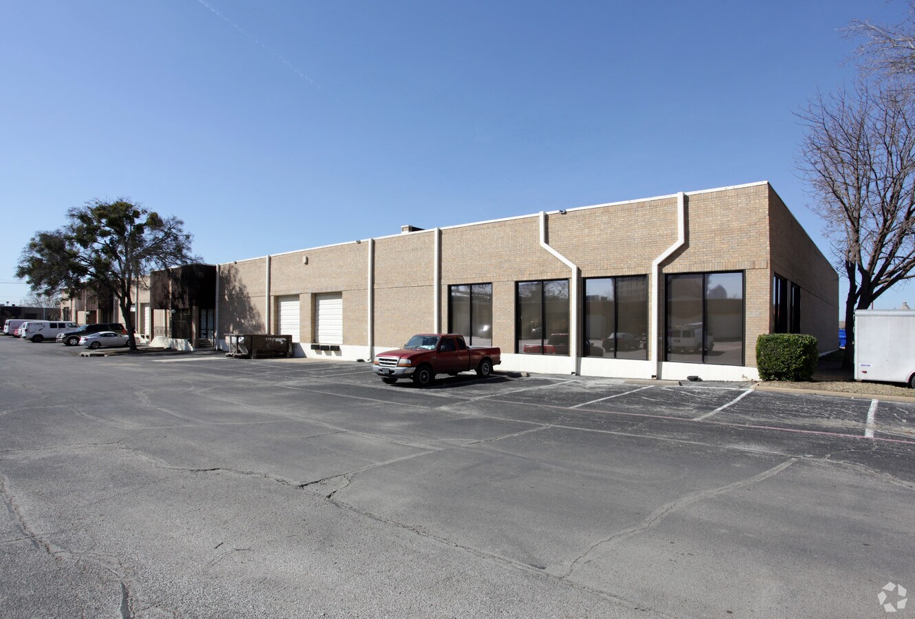 1350 Manufacturing St, Dallas, TX 75207