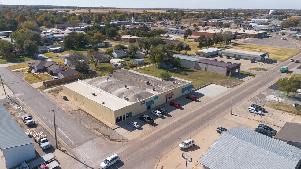 1900 Block of Main St portfolio of 3 properties for sale on LoopNet.com - Primary Photo - Image 1 of 2