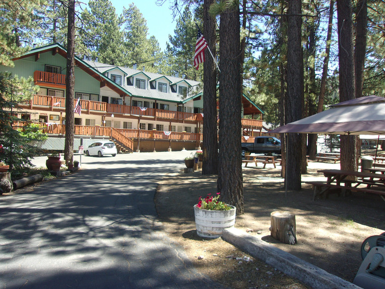 40994 NW Pennsylvania Ave, Big Bear Lake, CA for sale - Building Photo - Image 1 of 1