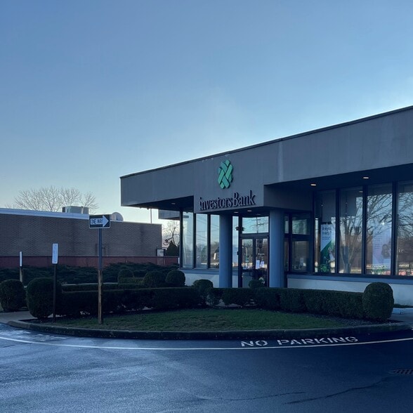 1174 Jericho Tpke, Commack, NY for sale - Building Photo - Image 1 of 1