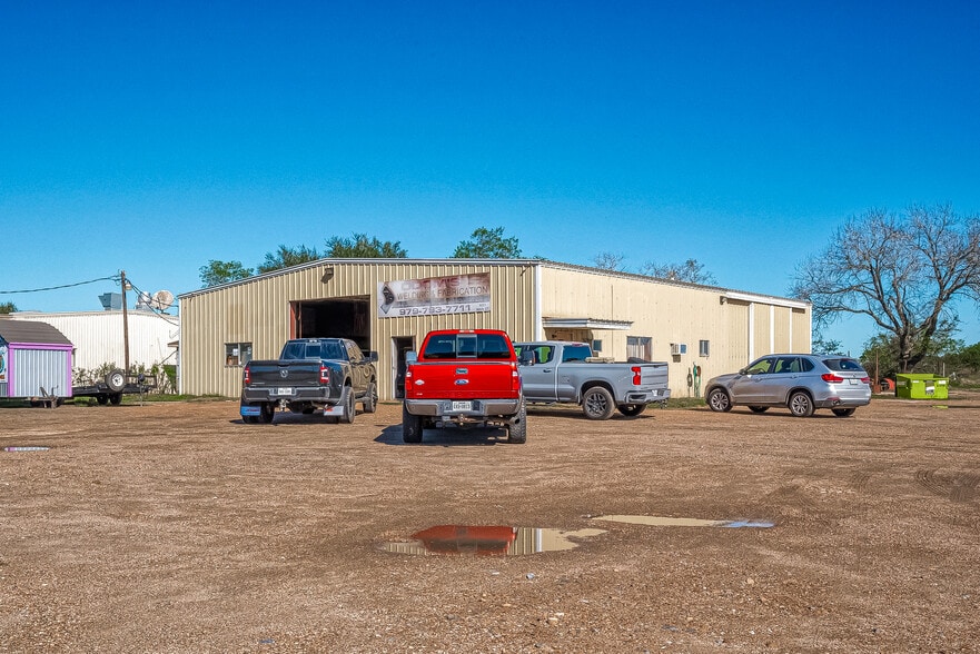 8231 Main St, Needville, TX for sale - Building Photo - Image 2 of 38