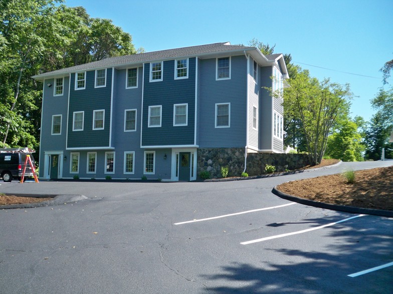 955 S Main St, Middletown, CT for lease - Building Photo - Image 3 of 7