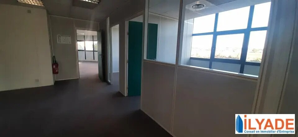 Office in Aix-en-Provence for lease - Building Photo - Image 2 of 7