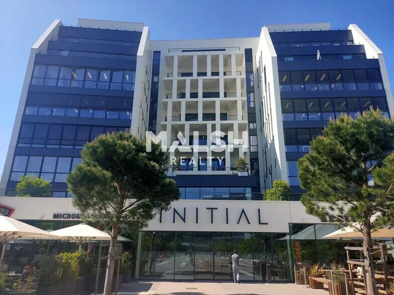 Office in Vénissieux for lease - Building Photo - Image 3 of 19