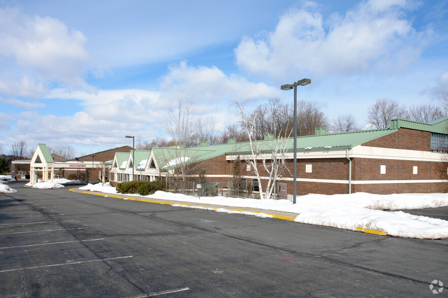 7 Century Hill Dr, Latham, NY for lease - Building Photo - Image 3 of 12