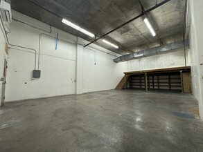 875 Waimanu St, Honolulu, HI for lease Building Photo- Image 2 of 3