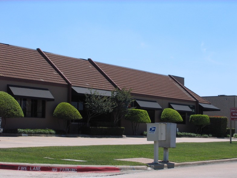 4545-4551 Westgrove Dr, Addison, TX for lease - Building Photo - Image 1 of 2