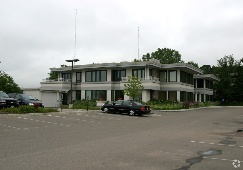 2130 Cliff Rd, Eagan, MN for lease - Building Photo - Image 2 of 41